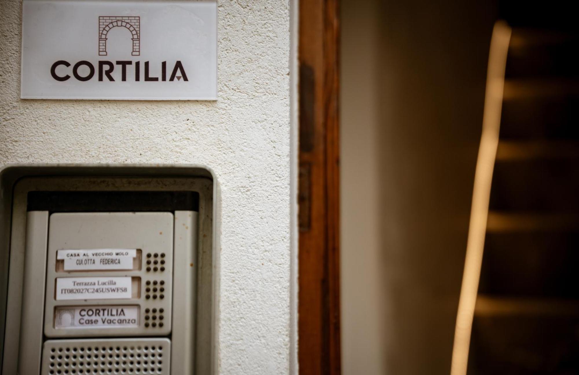 Cortilia Holiday House 切法卢 外观 照片