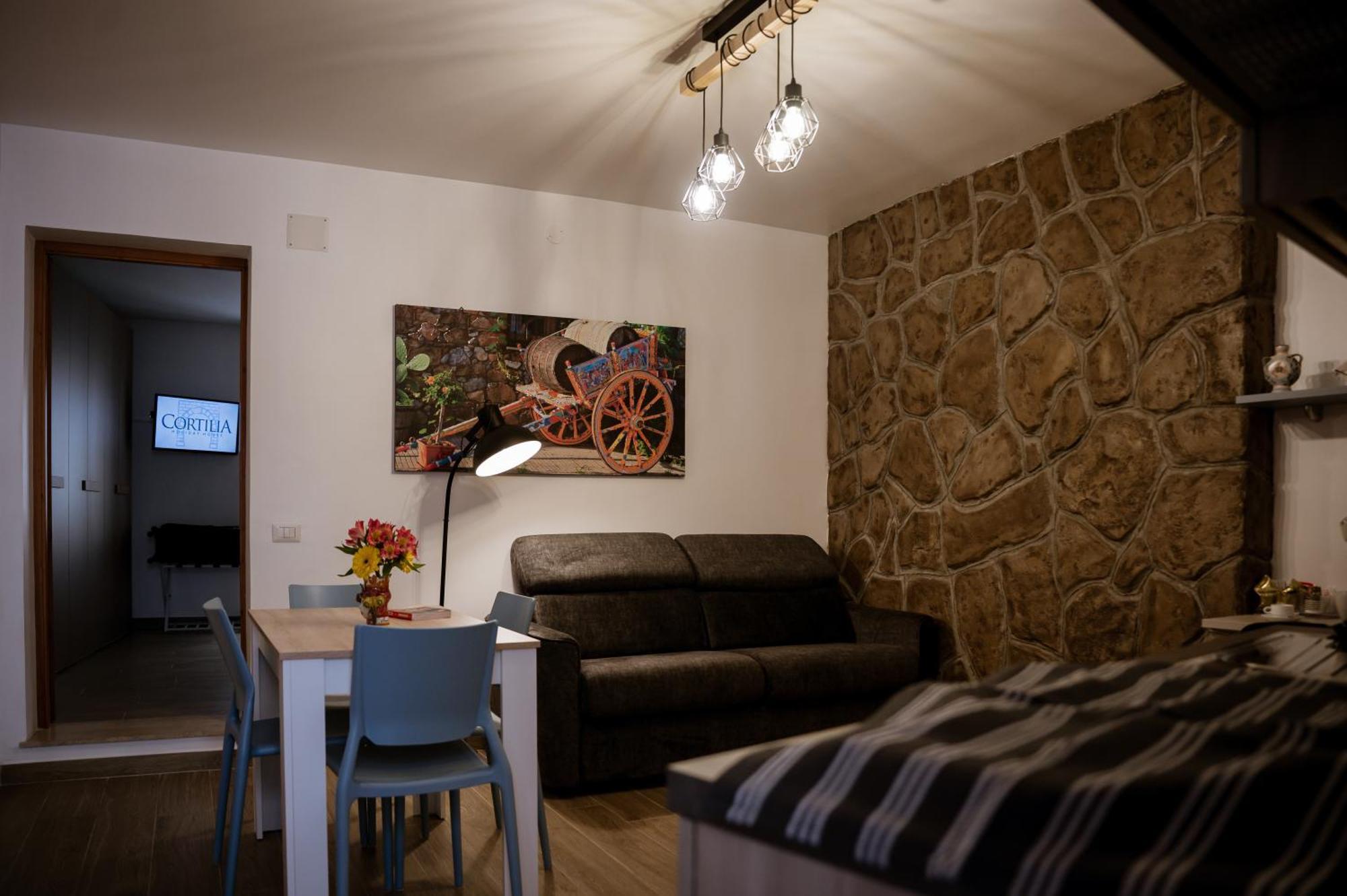Cortilia Holiday House 切法卢 外观 照片