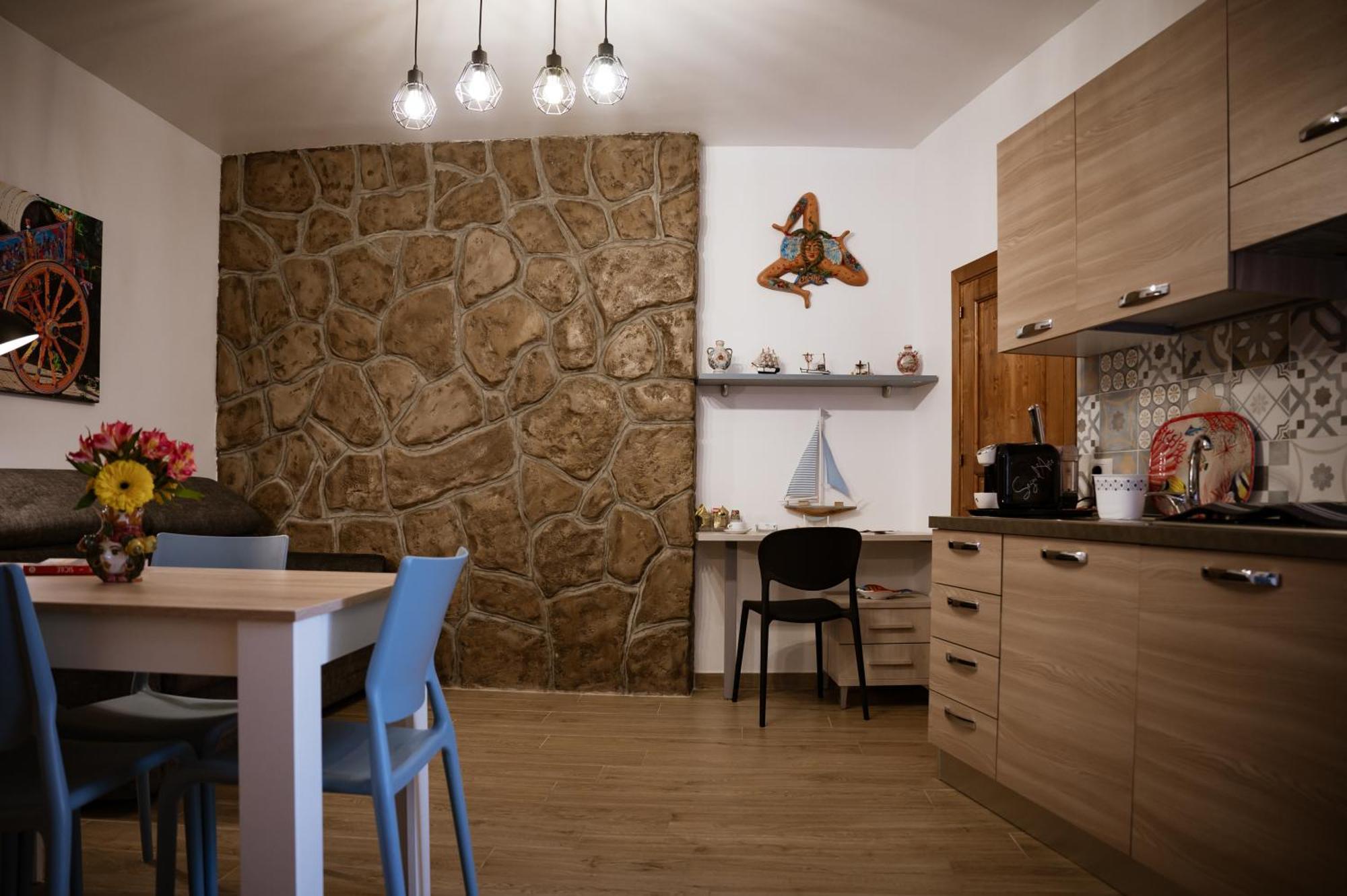 Cortilia Holiday House 切法卢 外观 照片